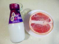 红西柚酸奶昔的做法步骤1