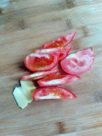 番茄紫菜瘦肉汤的做法步骤1